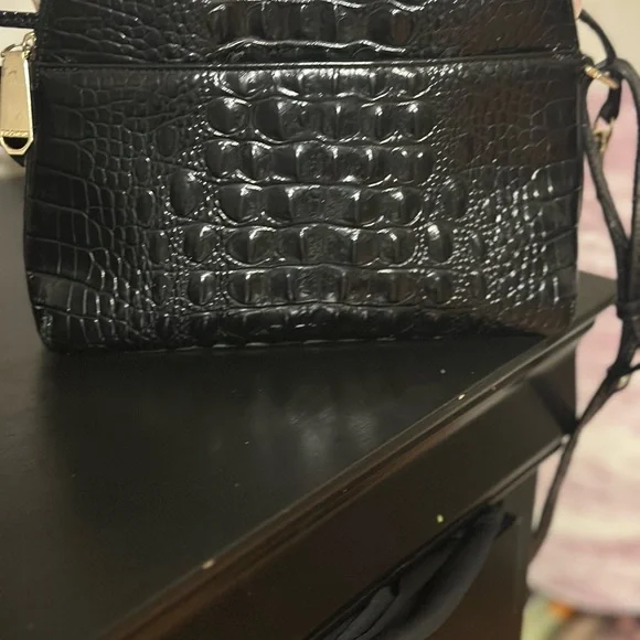 Brahmin crossbody in excellent condition! - Picture 6 of 7